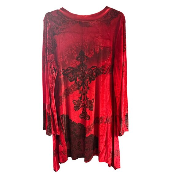 Red Velvet Long-Sleeve Tunic Top With Black Baroque Print V-Neck - Picture 5 of 9